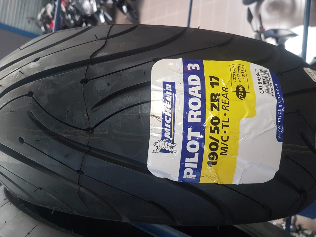 Michelin Pilot Road 3